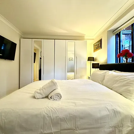 Cityscape Haven In Central London